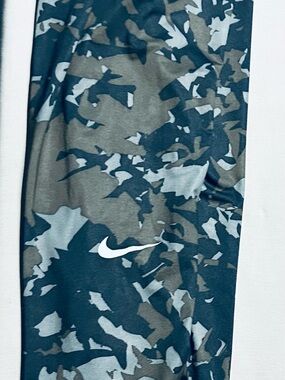 Nike Mens Camo Leggings in Green, Gray, Black